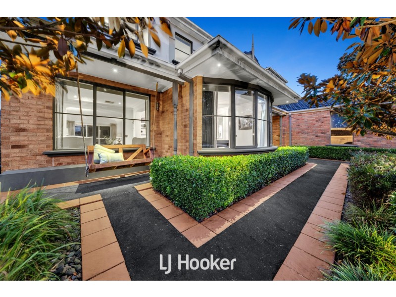 16 Mandurah Chase, Berwick VIC 3806