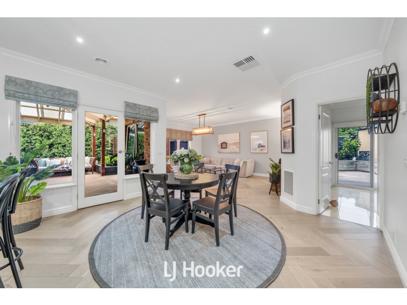 16 Mandurah Chase, Berwick VIC 3806