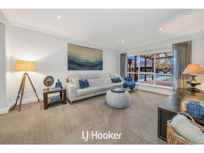 16 Mandurah Chase, Berwick VIC 3806