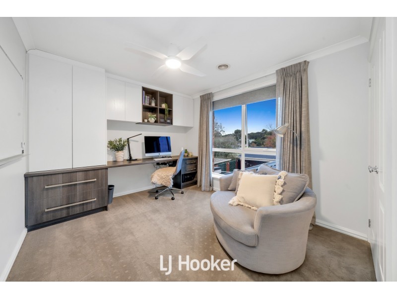 16 Mandurah Chase, Berwick VIC 3806