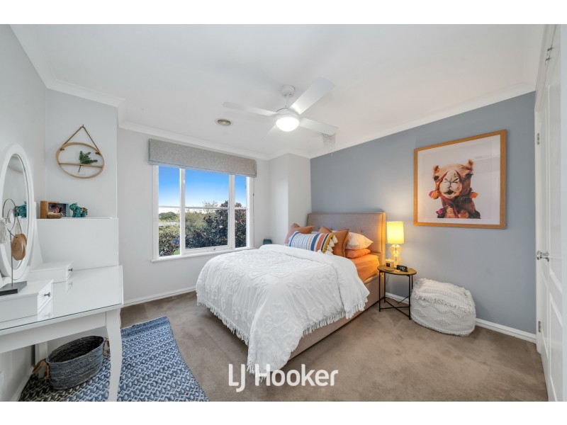 16 Mandurah Chase, Berwick VIC 3806