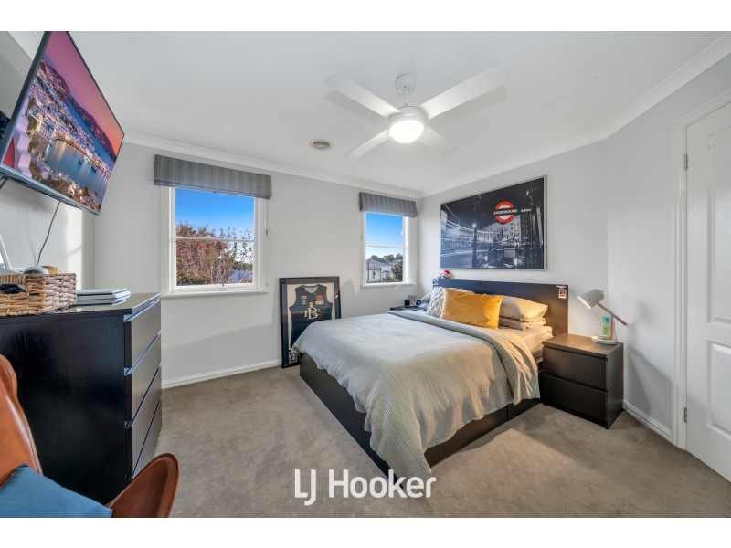 16 Mandurah Chase, Berwick VIC 3806