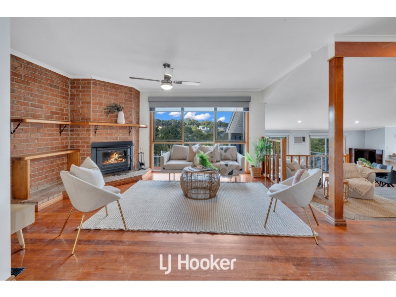 23-24 Waterford Close, Narre Warren North VIC 3804