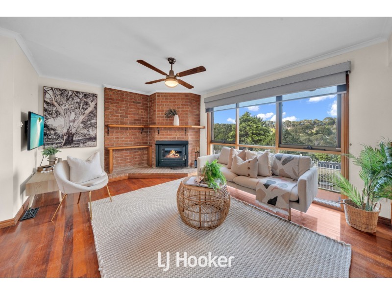 23-24 Waterford Close, Narre Warren North VIC 3804