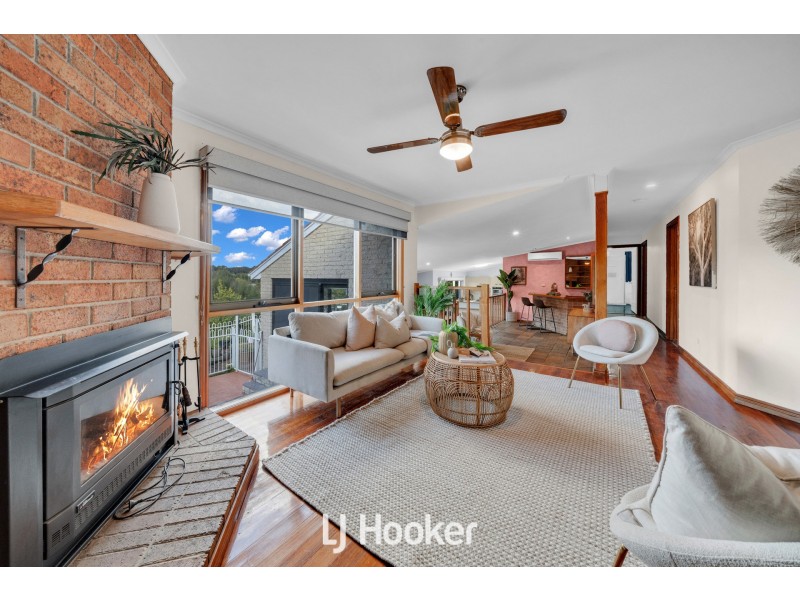 23-24 Waterford Close, Narre Warren North VIC 3804