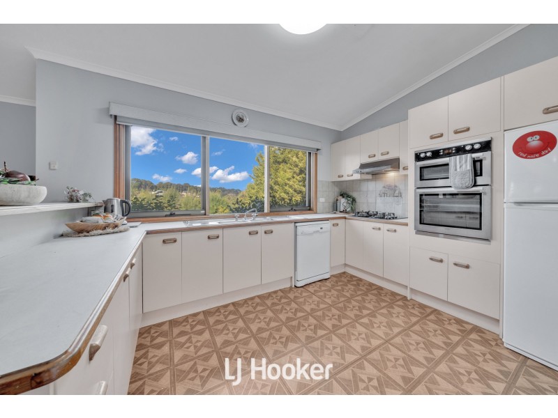 23-24 Waterford Close, Narre Warren North VIC 3804