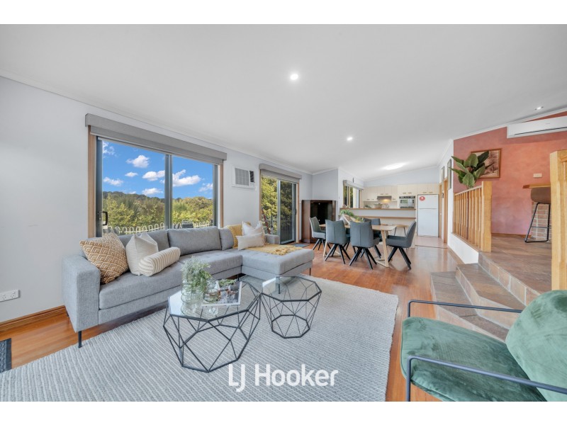 23-24 Waterford Close, Narre Warren North VIC 3804