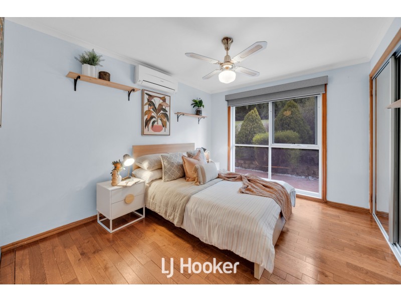 23-24 Waterford Close, Narre Warren North VIC 3804