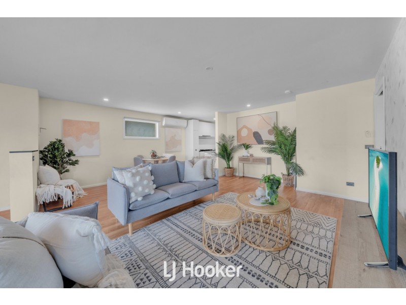 23-24 Waterford Close, Narre Warren North VIC 3804