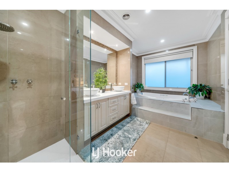 17-18 Hilton Court, Narre Warren North VIC 3804