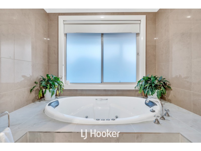 17-18 Hilton Court, Narre Warren North VIC 3804