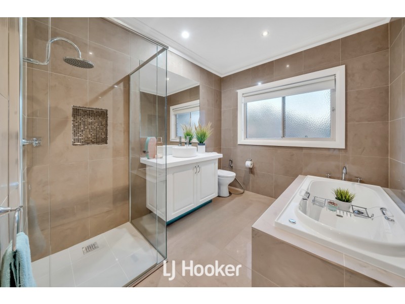 17-18 Hilton Court, Narre Warren North VIC 3804