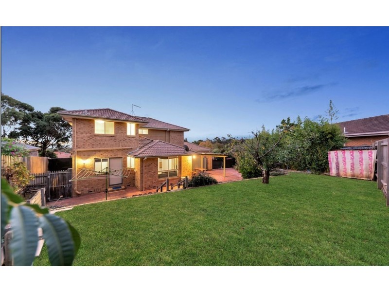 31 Lawrence Drive, Berwick VIC 3806