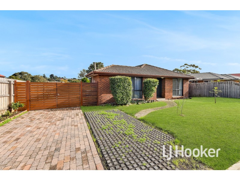 33 John Fawkner Drive, Endeavour Hills VIC 3802