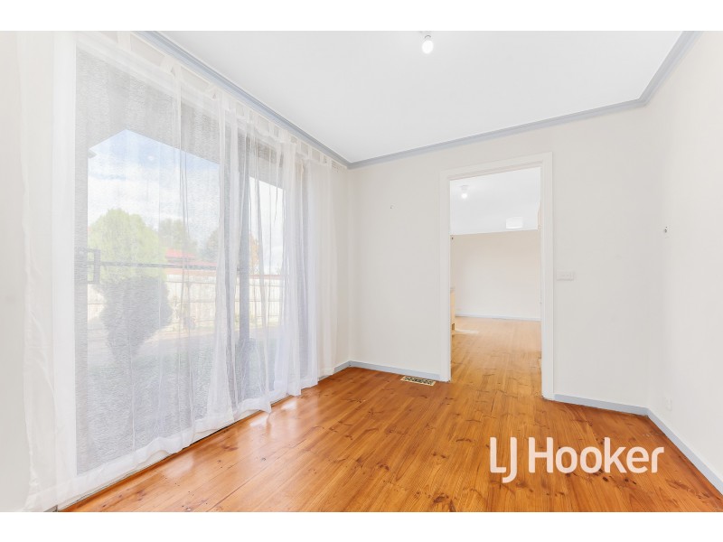 33 John Fawkner Drive, Endeavour Hills VIC 3802