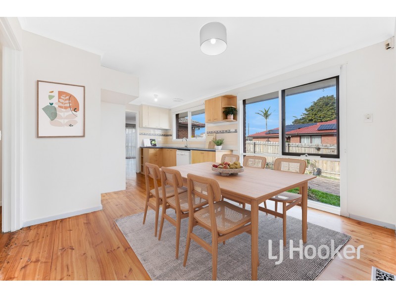 33 John Fawkner Drive, Endeavour Hills VIC 3802