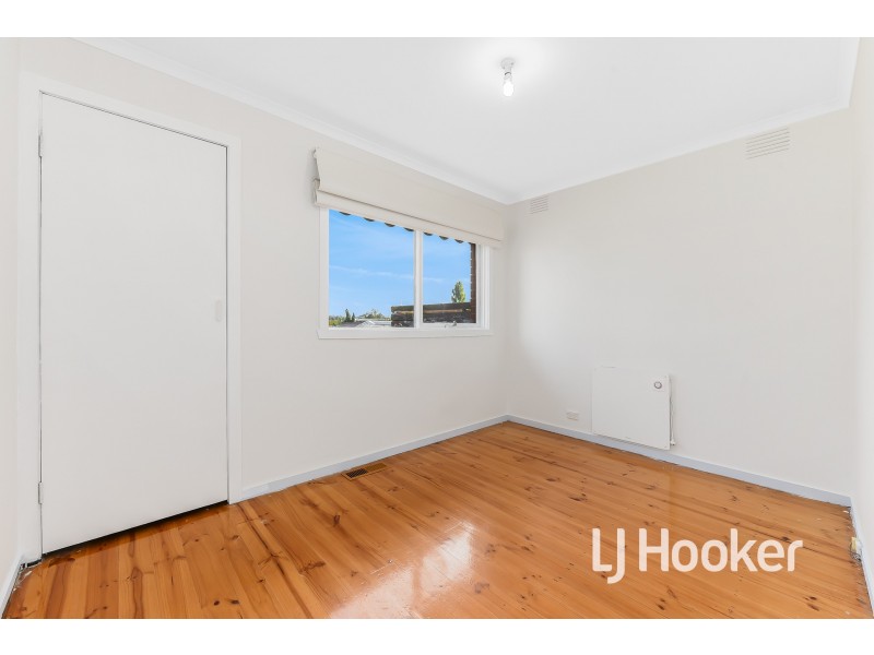 33 John Fawkner Drive, Endeavour Hills VIC 3802