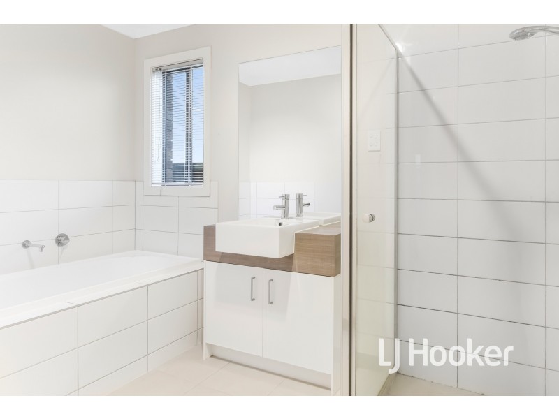 4 Green Gully Road, Clyde VIC 3978