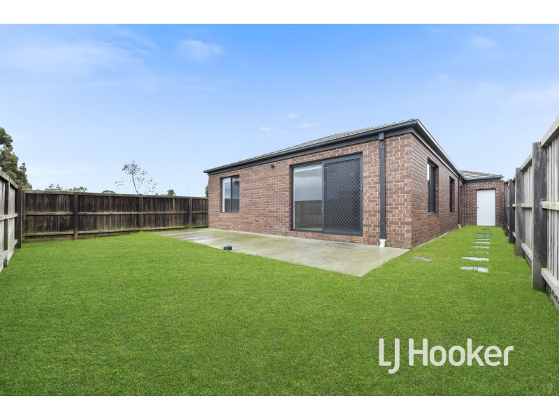 4 Green Gully Road, Clyde VIC 3978