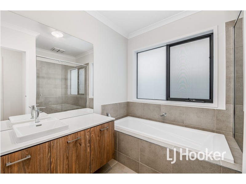 161 Carnival Boulevard, Berwick VIC 3806