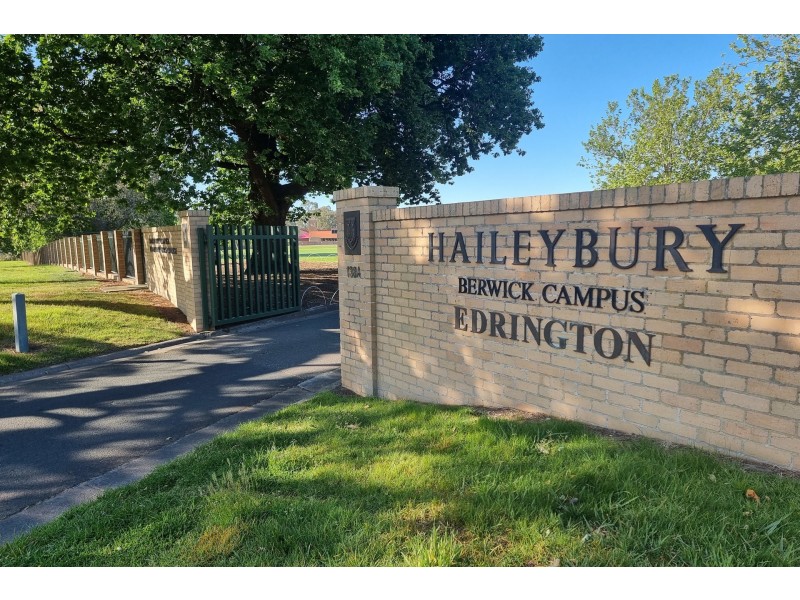 15 Pagebrook Road, Berwick VIC 3806