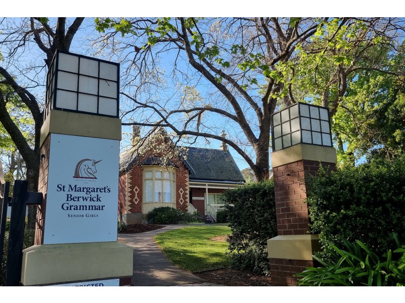 90 Beaumont Road, Berwick VIC 3806