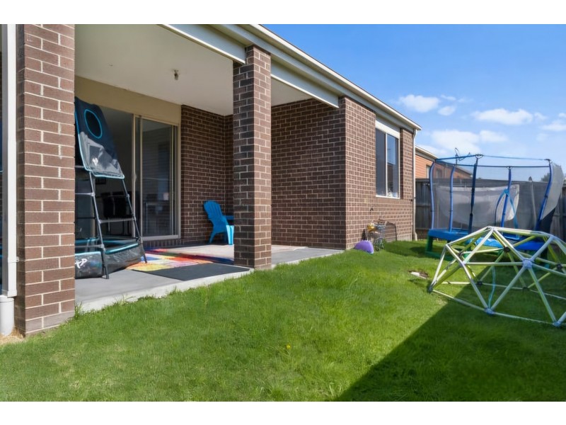 11 Gooseberry Mews, Berwick VIC 3806