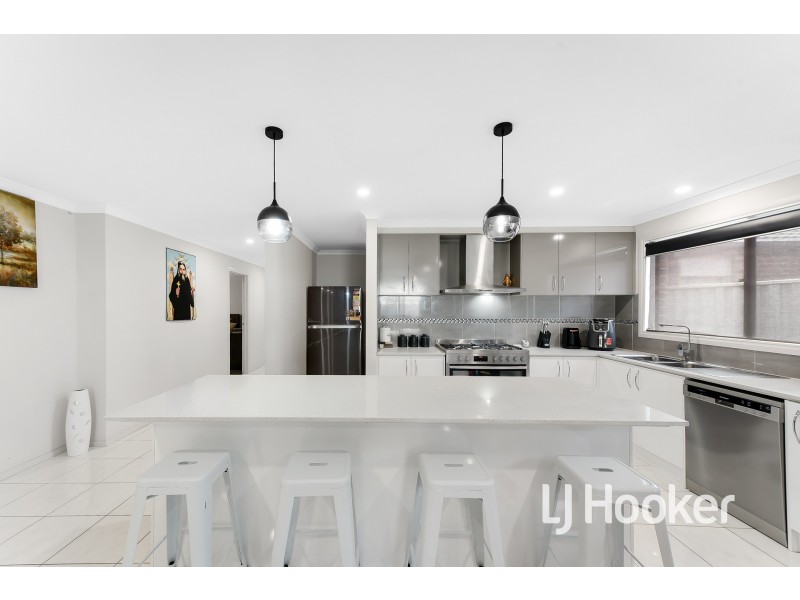 40 Plymouth Boulevarde, Clyde VIC 3978