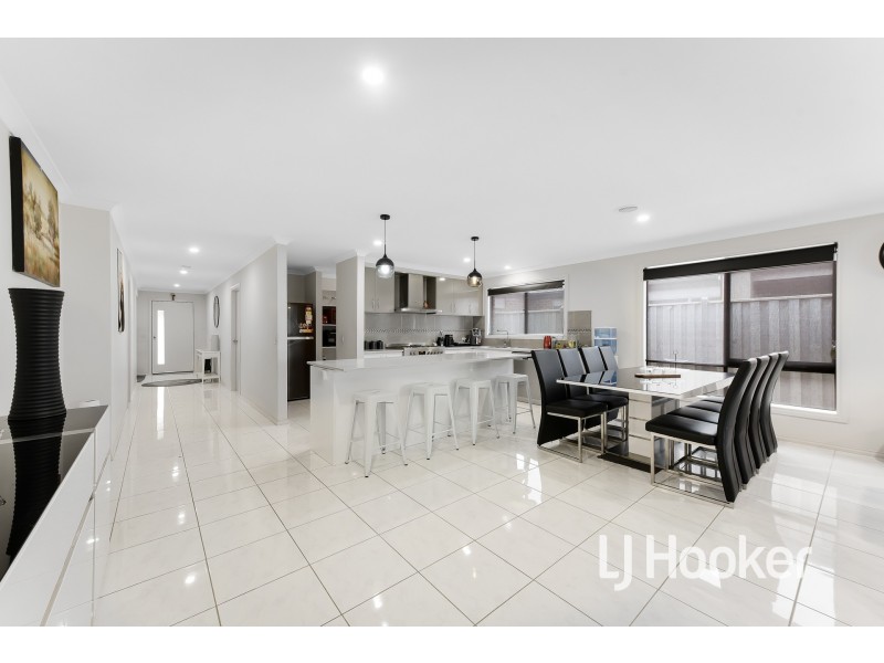 40 Plymouth Boulevarde, Clyde VIC 3978