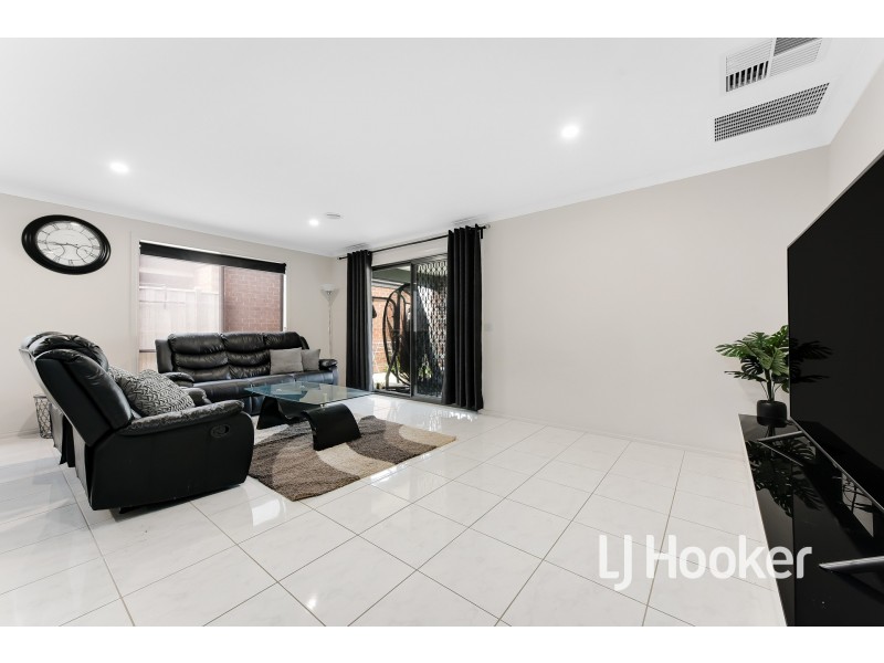 40 Plymouth Boulevarde, Clyde VIC 3978