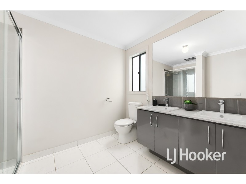 40 Plymouth Boulevarde, Clyde VIC 3978