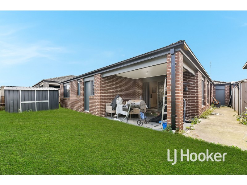 40 Plymouth Boulevarde, Clyde VIC 3978