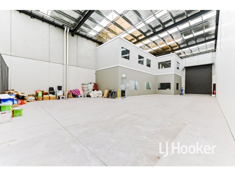 2/43 Rainier Crescent, Clyde North VIC 3978