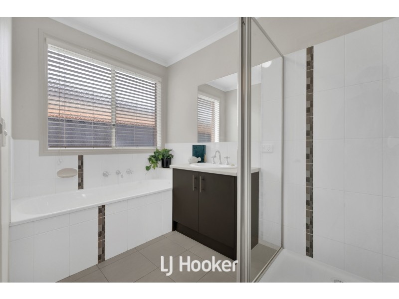 7 Huron Parkway, Pakenham VIC 3810