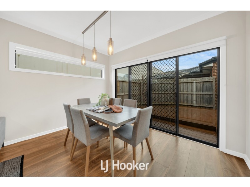 1/6 Railway Avenue, Beaconsfield VIC 3807