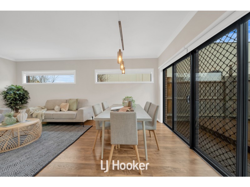 1/6 Railway Avenue, Beaconsfield VIC 3807