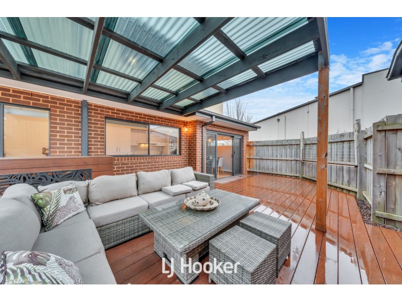 1/6 Railway Avenue, Beaconsfield VIC 3807