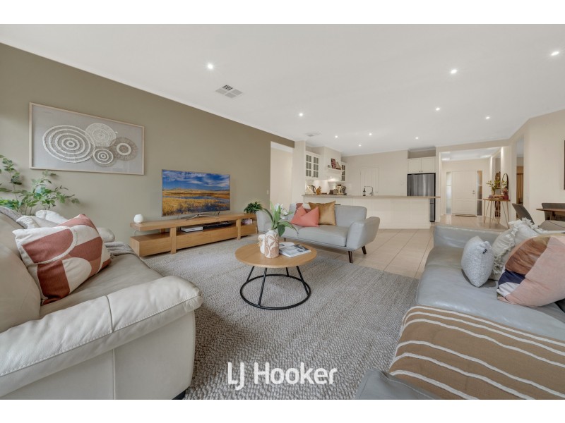 6 Loders Way, Berwick VIC 3806