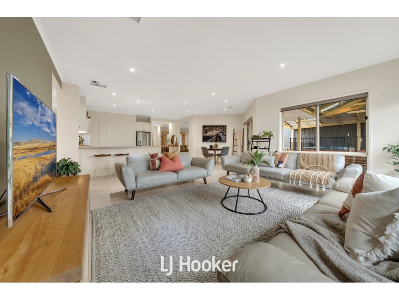 6 Loders Way, Berwick VIC 3806