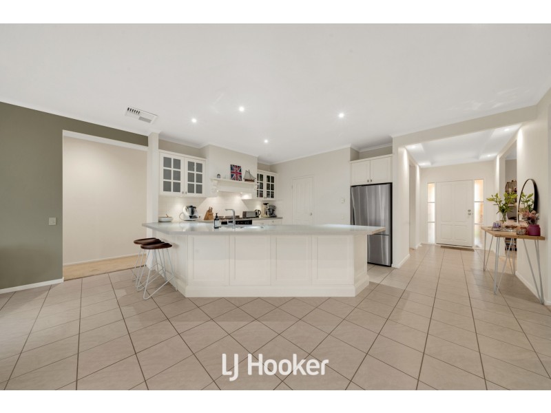 6 Loders Way, Berwick VIC 3806