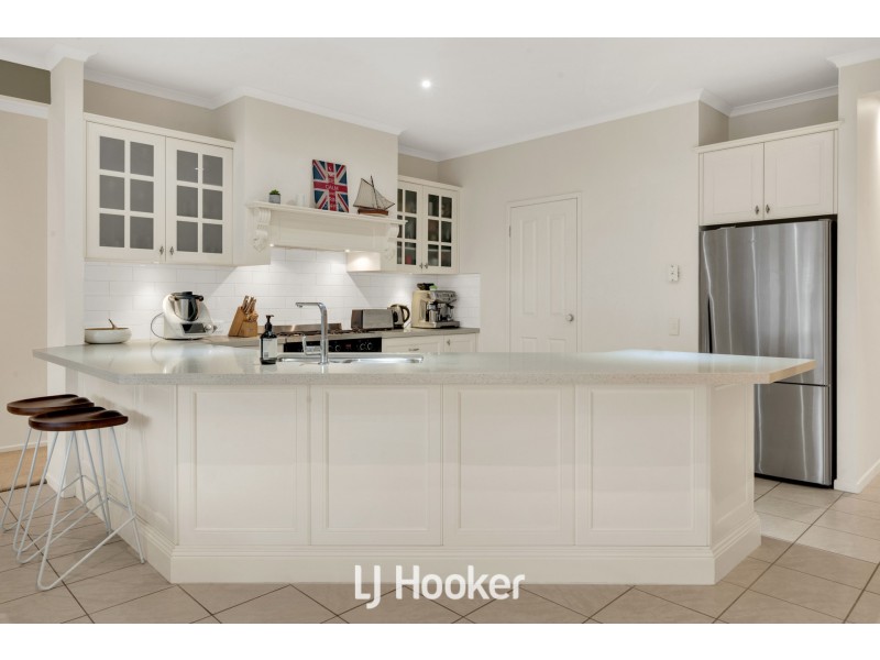6 Loders Way, Berwick VIC 3806