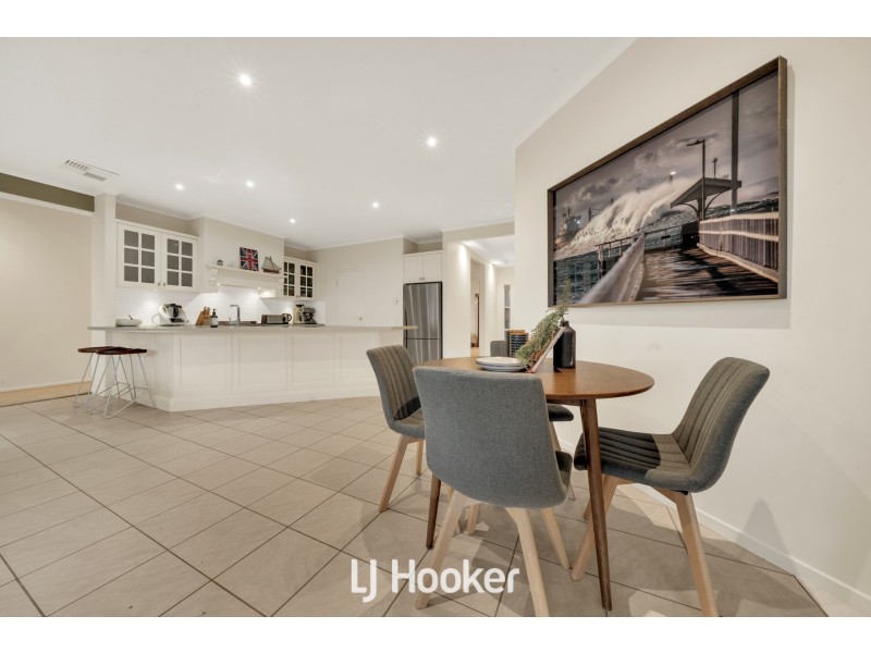 6 Loders Way, Berwick VIC 3806