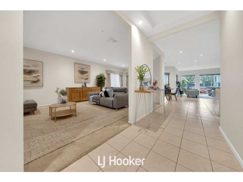 6 Loders Way, Berwick VIC 3806