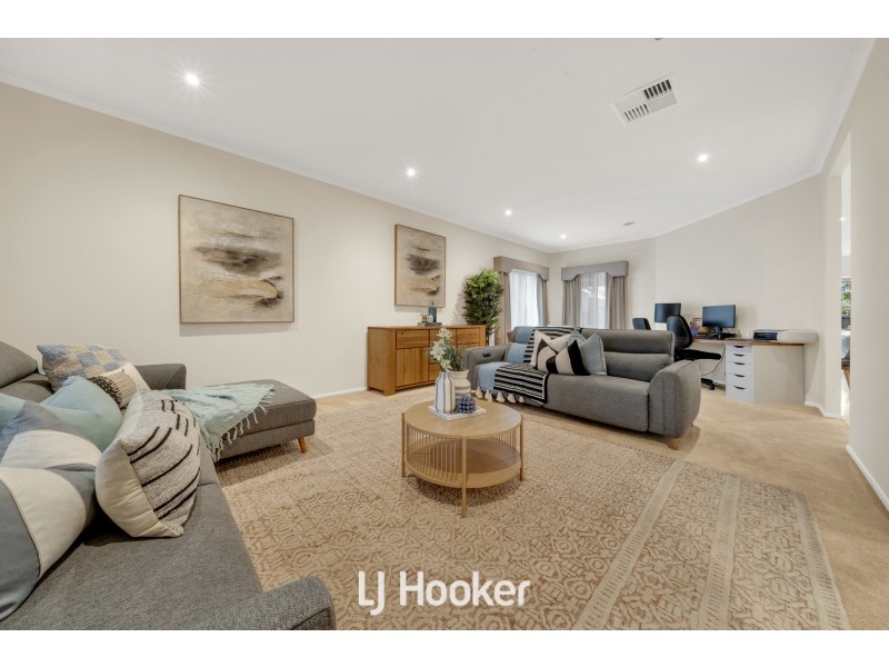 6 Loders Way, Berwick VIC 3806