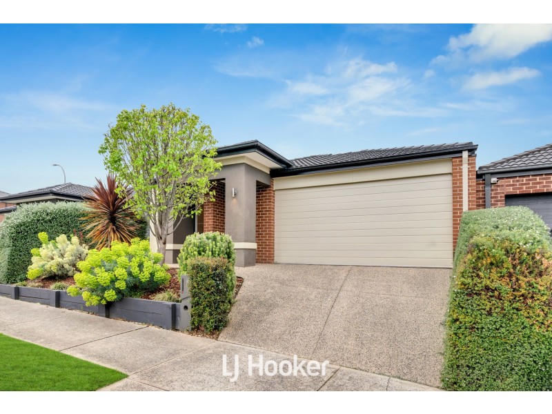 8 Papa Way, Officer VIC 3809