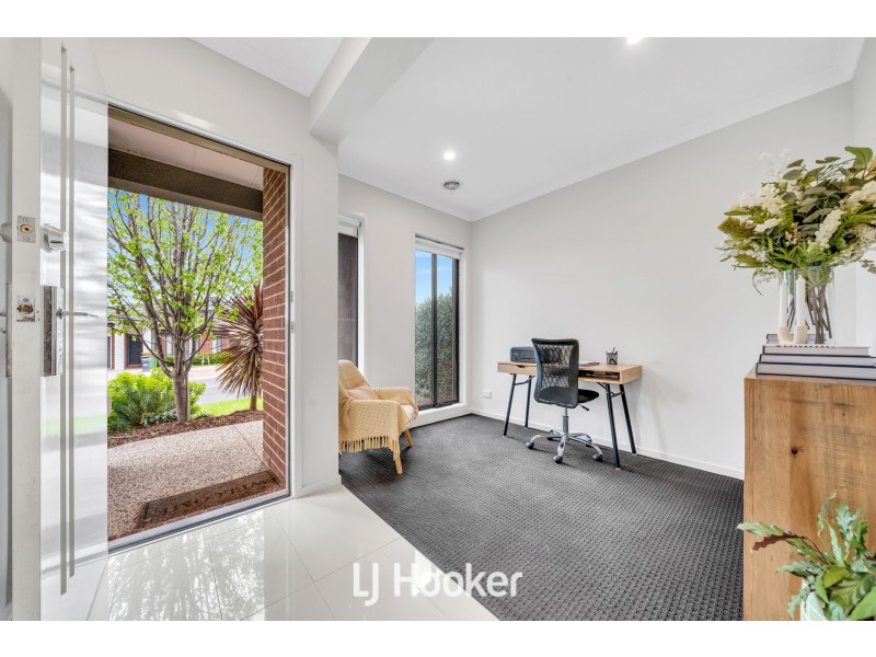 8 Papa Way, Officer VIC 3809