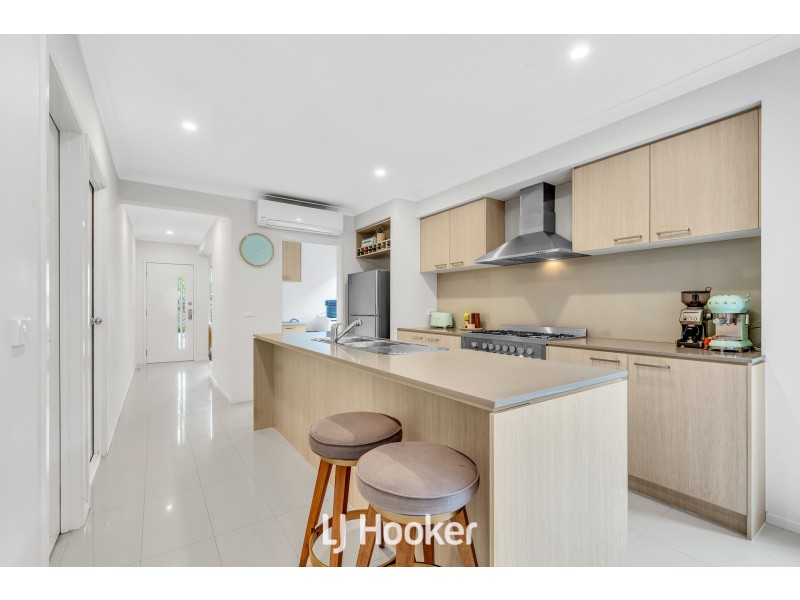 8 Papa Way, Officer VIC 3809