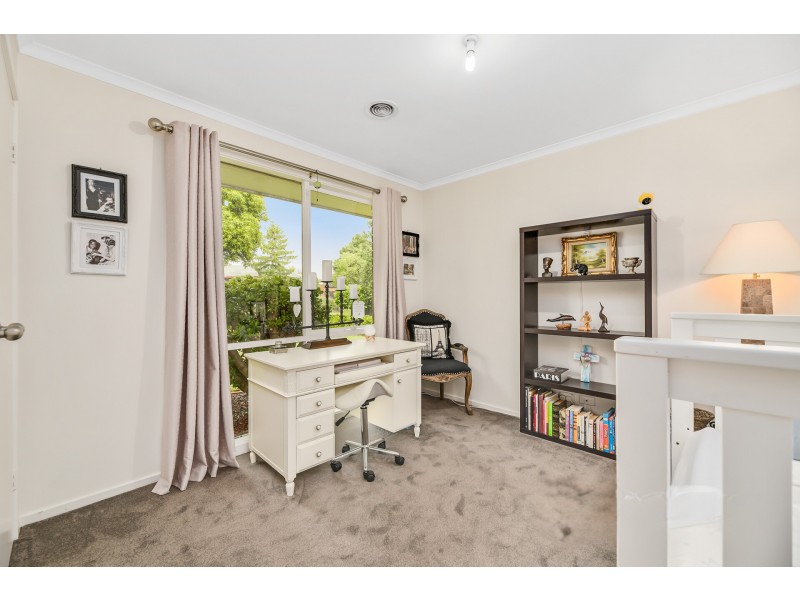 58 Collins Crescent, Berwick VIC 3806