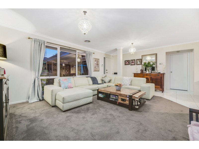 58 Collins Crescent, Berwick VIC 3806