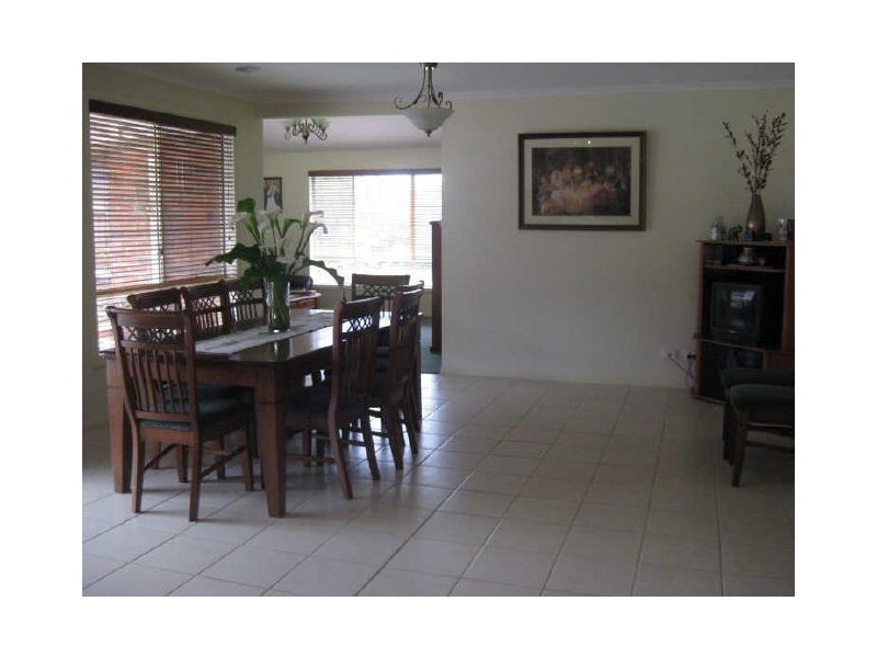 4 Lia Ami Place, Berwick VIC 3806